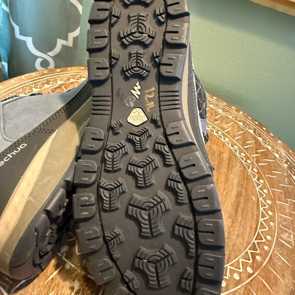 Quechua Women’s Blue and Black Hiking Boots - Size 11 - Picture 15 of 16